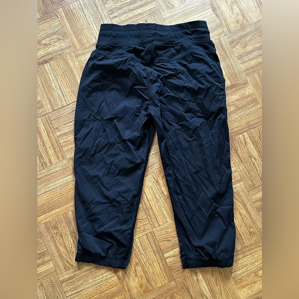 lululemon athletica Black Cropped Dance Studio Pants used in very good condition
